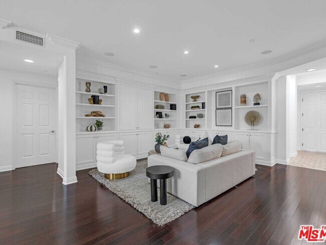 Building Photo - 143 N Arnaz Dr