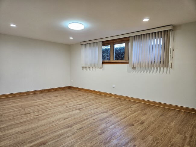 Building Photo - 6509 Sunnyside Ave