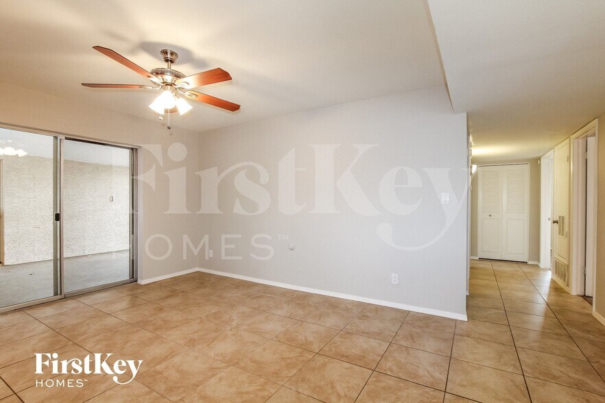 Building Photo - 4237 W Brown St