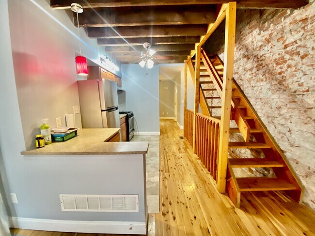 Building Photo - 2027 S Watts St.