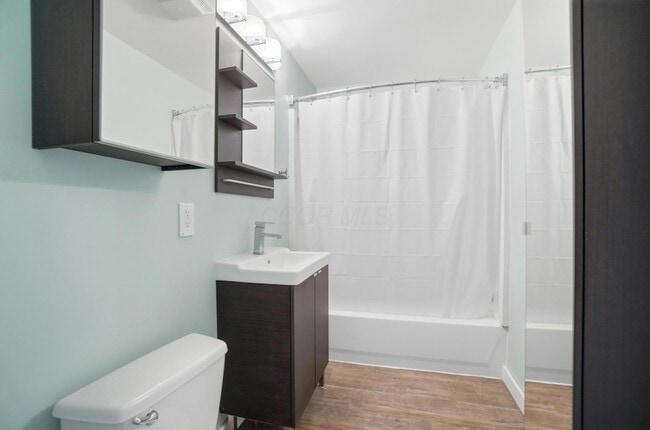 Building Photo - 212 E Hudson St