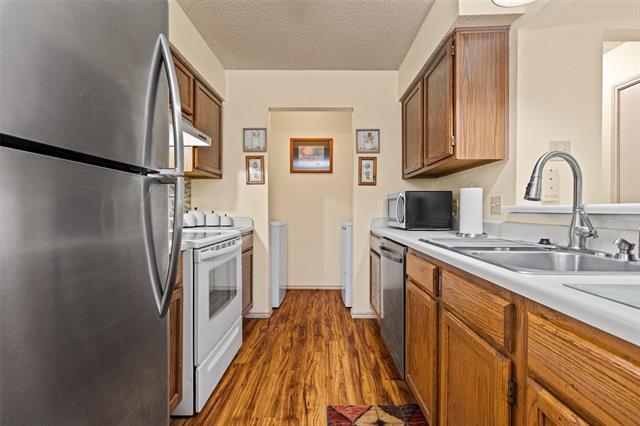 Building Photo - 8521 Holly St