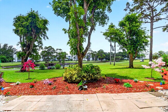 Building Photo - 3425 Via Poinciana