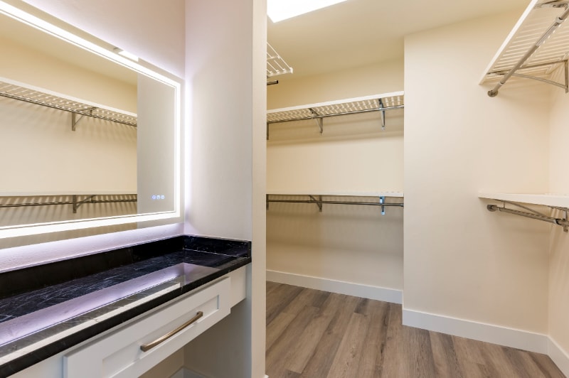 Building Photo - 1050 Rafael Blvd NE