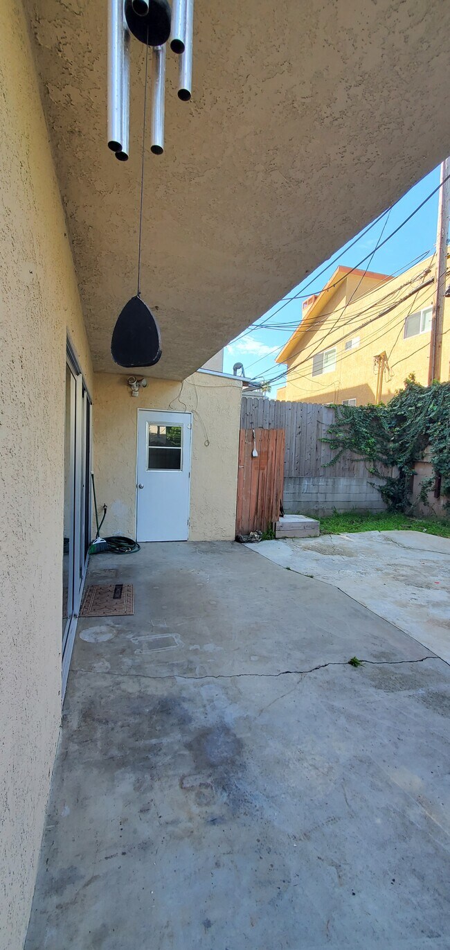 Building Photo - 11913 Culver Blvd