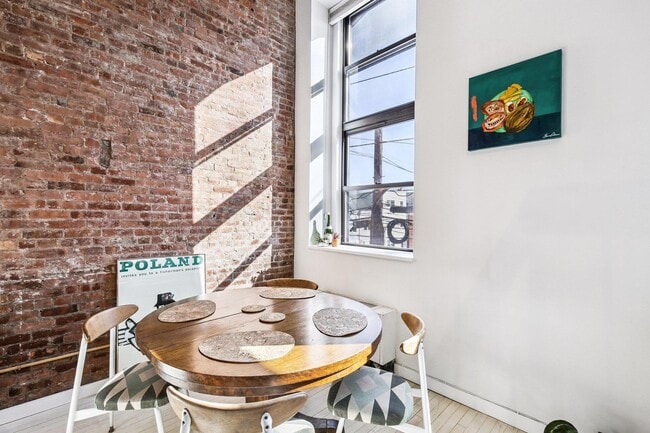 Building Photo - 464 Central Ave