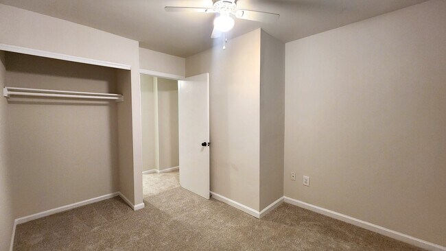 Building Photo - 3222 Scarborough Way