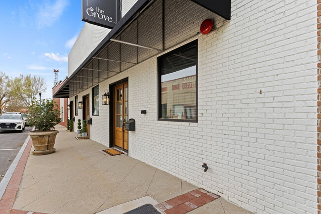Building Photo - 205 Musgrove St