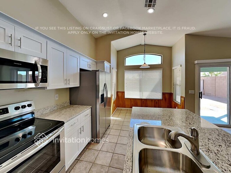 Building Photo - 14813 W Port Au Prince Ln