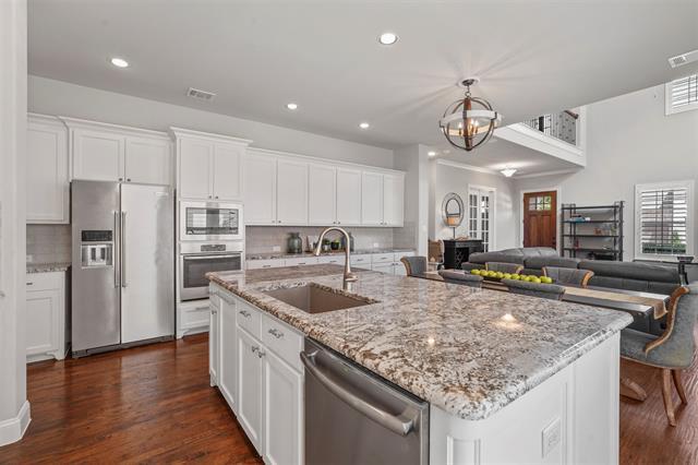 Building Photo - 2848 Amesbury