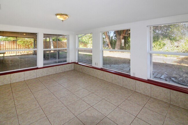 Building Photo - Venice Gardens Annual Home for Rent