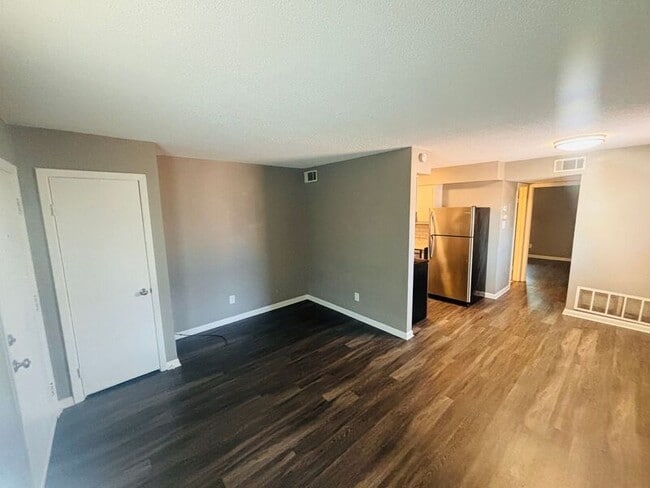 Building Photo - 9 Meredith Ct