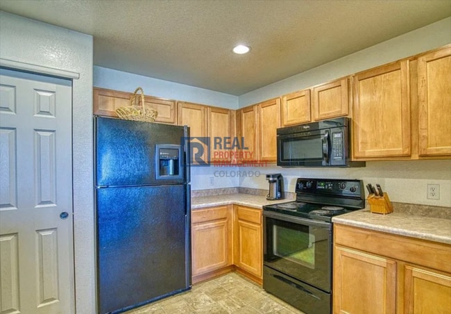 Building Photo - 6827 Autumn Ridge Dr
