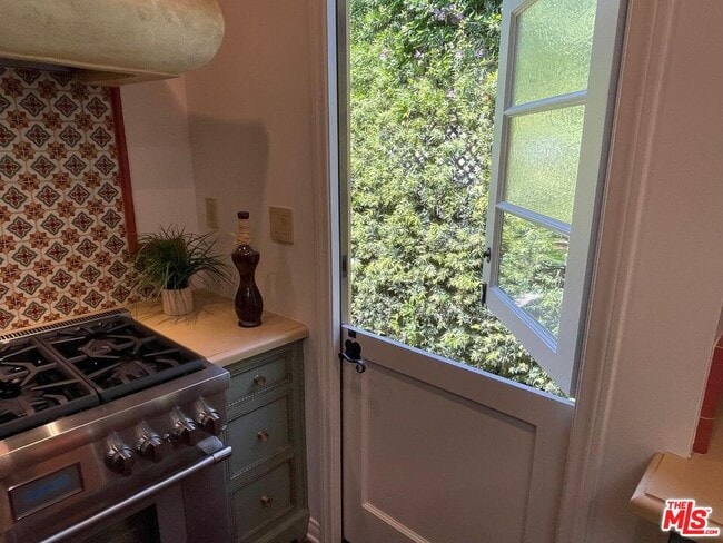 Building Photo - 309 Crescent Dr