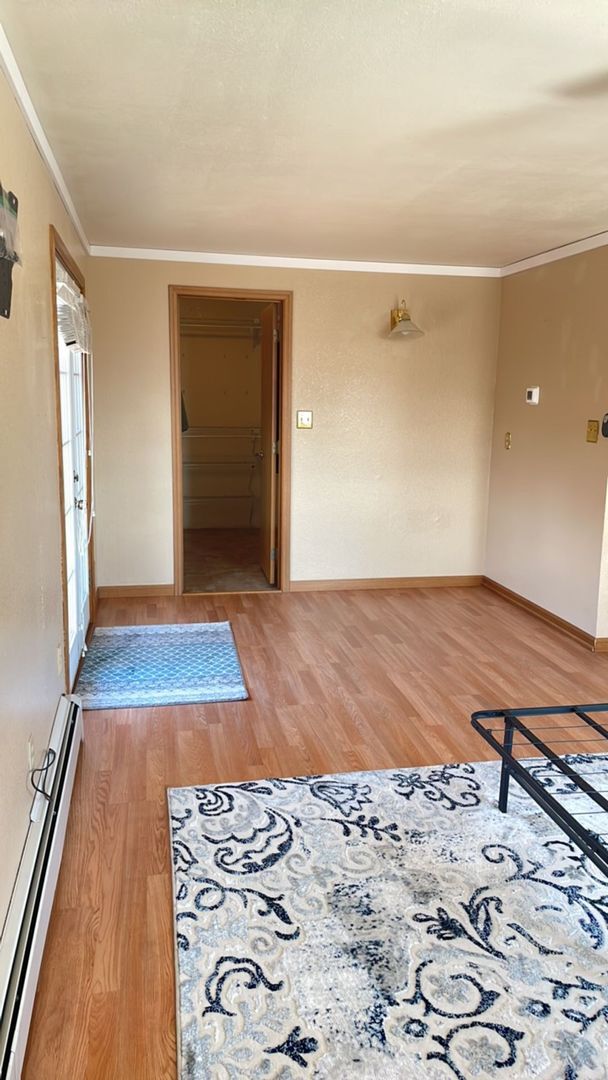 Building Photo - 3 bedroom, 2 bath, 2 car garage for rent O...