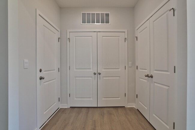 Building Photo - 738 Maria Dr