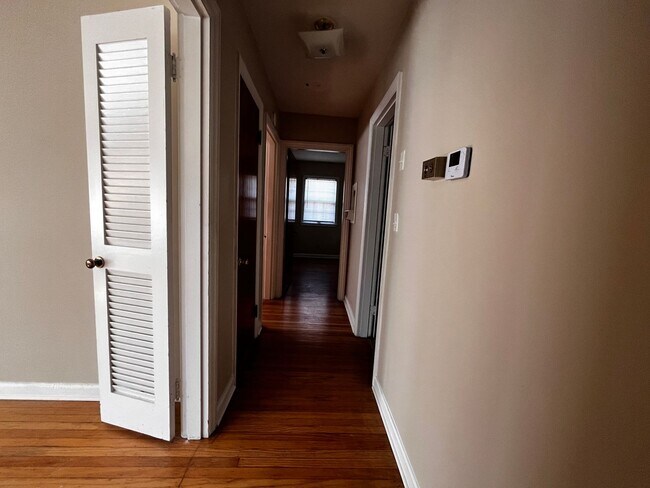 Building Photo - Spacious 3 Bedroom With A Basement