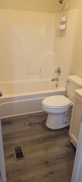 Building Photo - 3208 Hereford Ln