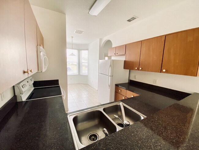 Building Photo - 1194 S Beach Cir