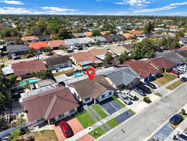 Building Photo - 15962 SW 138th Ct