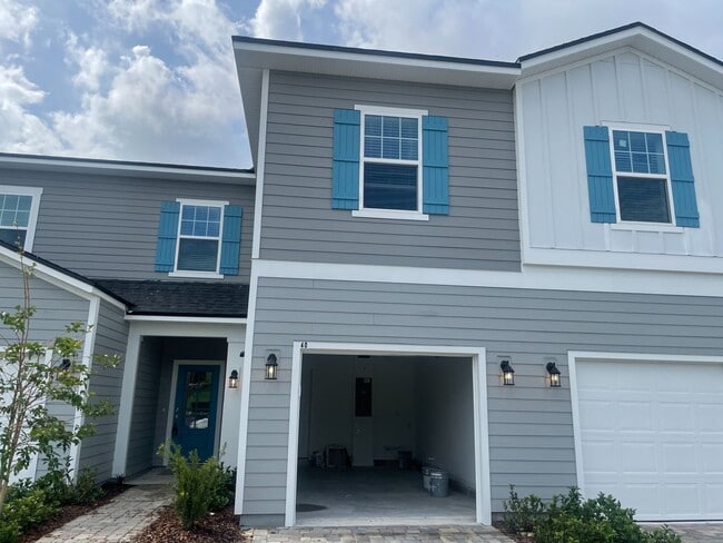 Primary Photo - 3/2.5 Townhome in Holly Forest!
