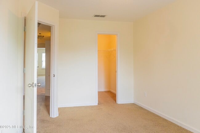 Building Photo - 403 Oasis Ln