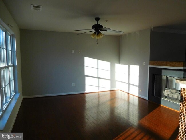 Building Photo - 12420 Rollys Ridge Ave