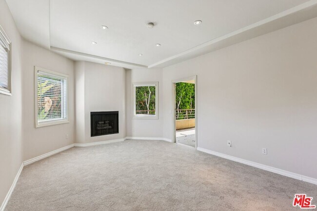 Building Photo - 14290 Dickens St