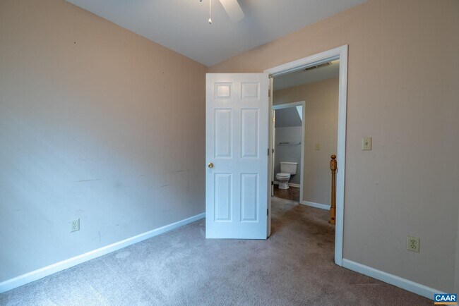 Building Photo - 497 Sunset Dr