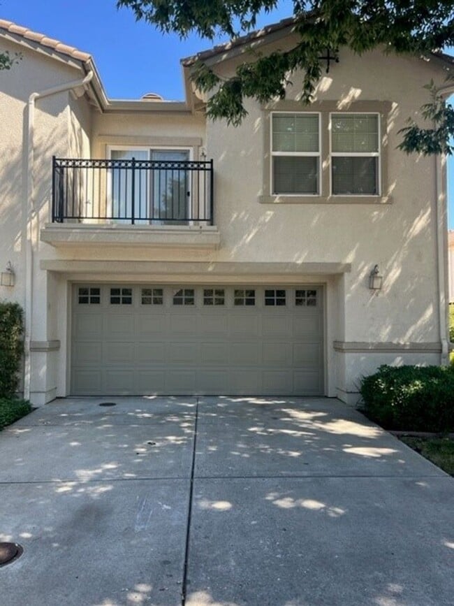 Building Photo - HAMPTON VILLAGE - 2 BR / 2 BA CONDO AVAILABLE NOW!