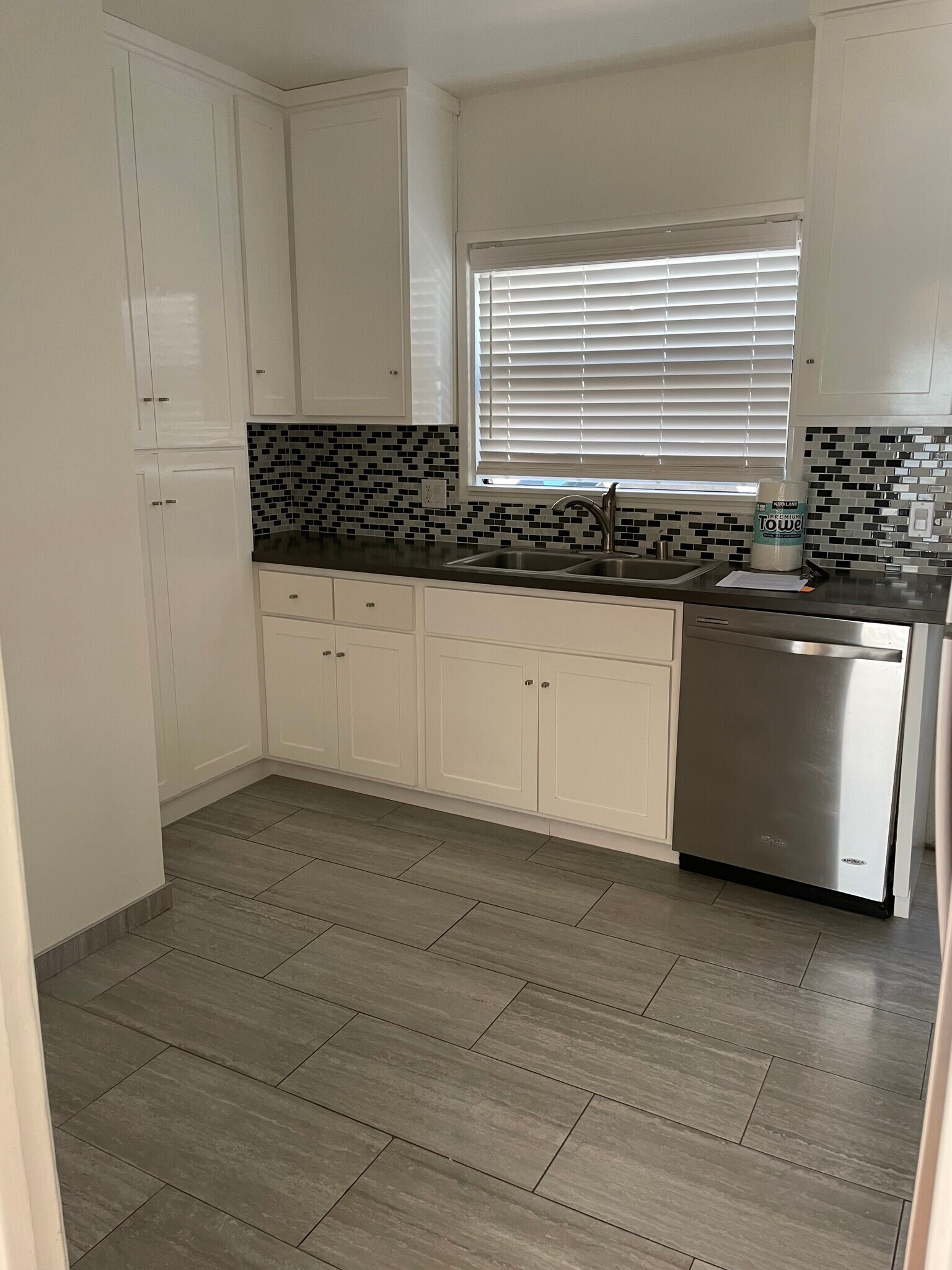 Building Photo - 453 30th St