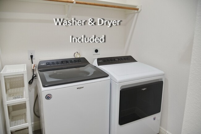 Building Photo - 5046 Van Fleet St