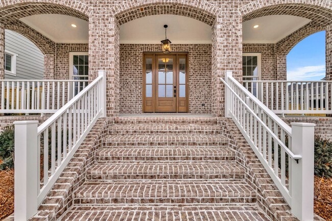 Building Photo - Luxury living in this brand new home - Franklin, TN