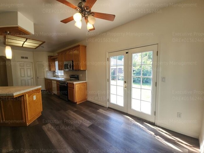 Building Photo - This house is in a great LOCATION (Callowa...