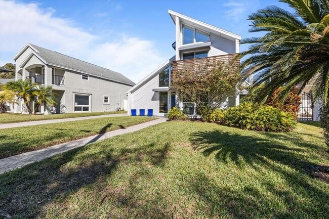 Building Photo - 2903 W Bay Ct Ave