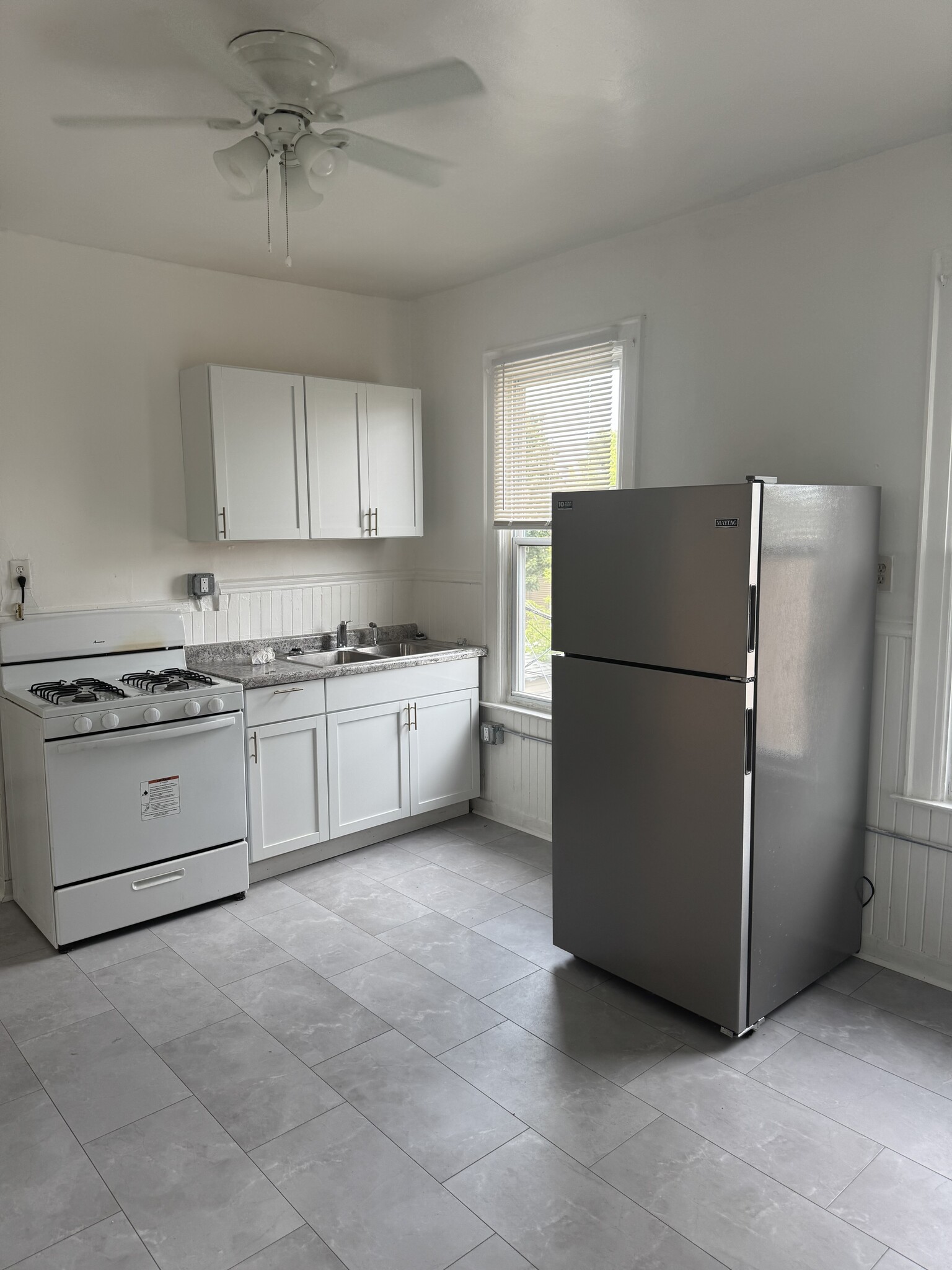 Building Photo - 1712 E Park Pl