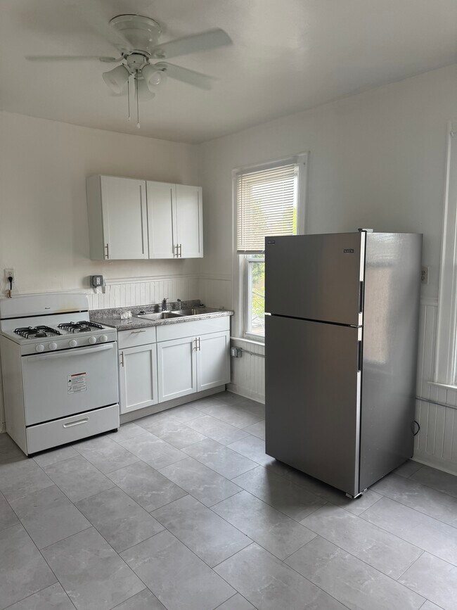 Building Photo - 1712 E Park Pl