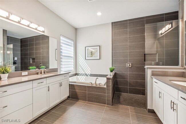 Building Photo - 4641 Azalea Dr