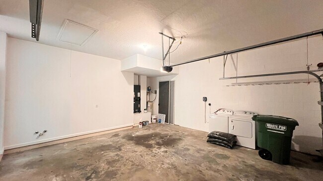 Building Photo - Spacious 4BR Home in Winter Springs | 2,874 Sq Ft | Pet-Friendly | Near Park & Playground