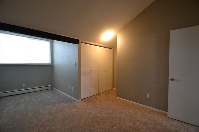 Building Photo - 4417 Carefree Cir N