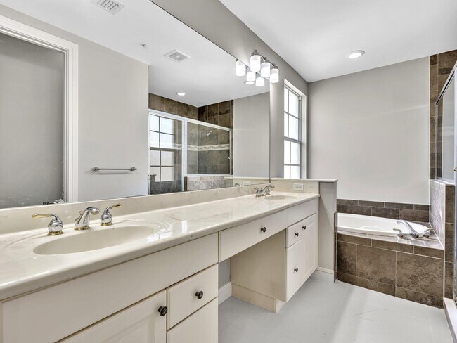 Building Photo - 2751 Ravella Way