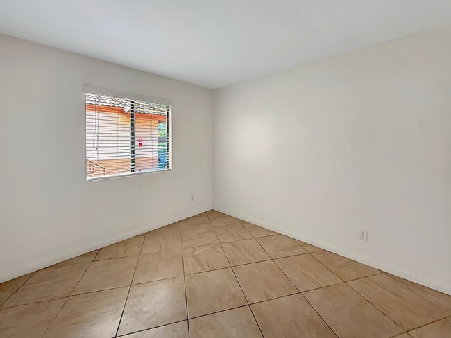 Building Photo - Spacious 3BR/2BA Condo in Rancho San Diego...