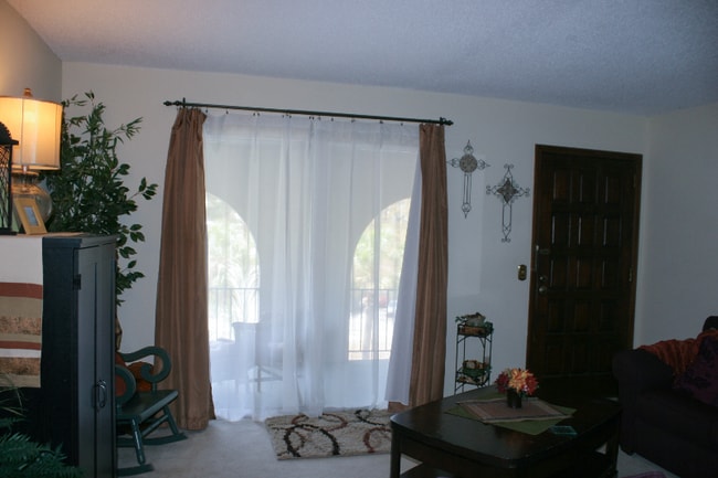 Building Photo - 200 Arbor Dr