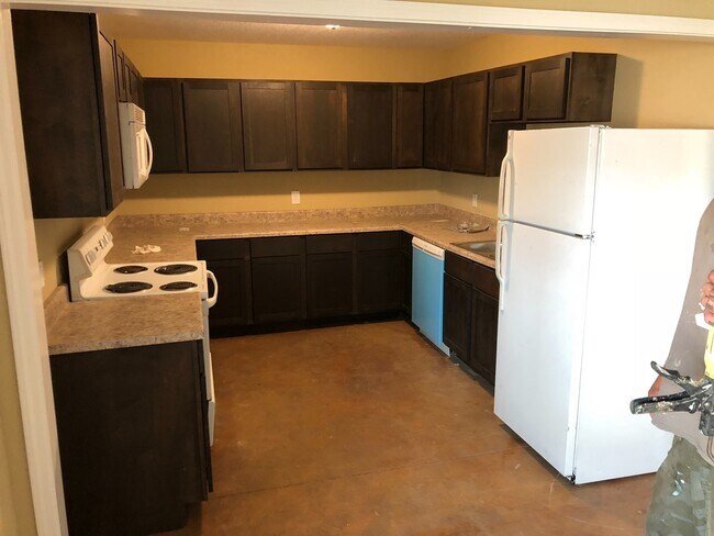 Building Photo - 1212 Cedar St