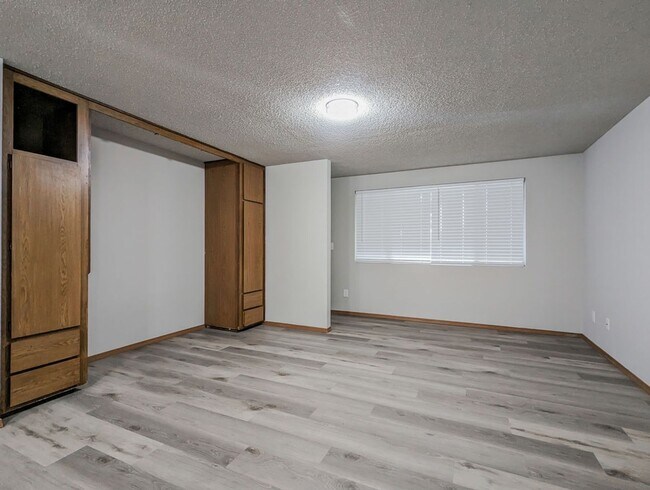Building Photo - 130 Gilman Ave