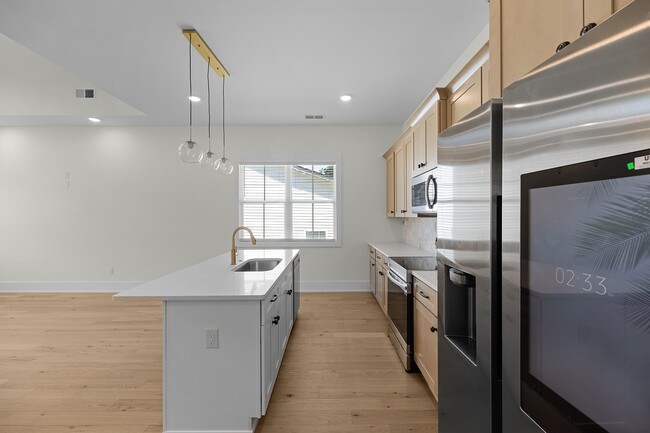 Building Photo - 136 McCowat St