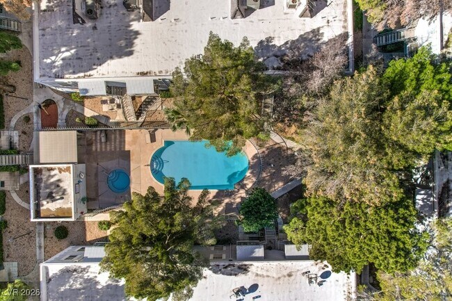 Building Photo - 3823 S Maryland Pkwy