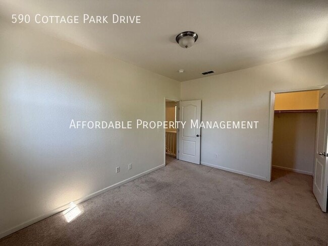Building Photo - 590 Cottage Park Dr