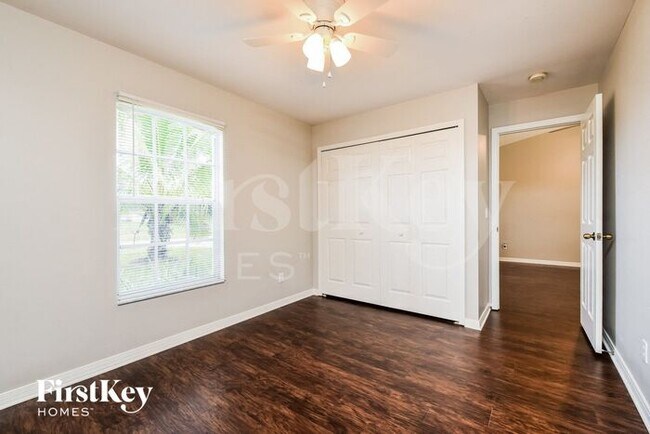 Building Photo - 4725 22nd St SW
