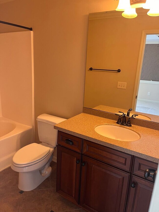 Building Photo - Charming 2 Bed Home in Cary